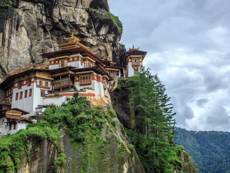 Destination guide India travel planning routes and scenic landscapes banner